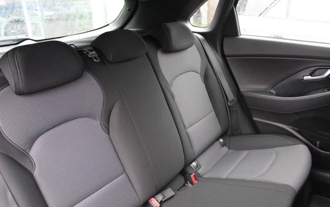 Hyundai I30 cena 45900 przebieg: 115329, rok produkcji 2018 z Bodzentyn małe 277
